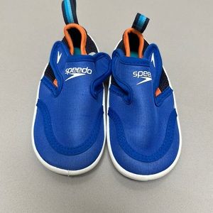Toddler speedo water shoes size 5-6